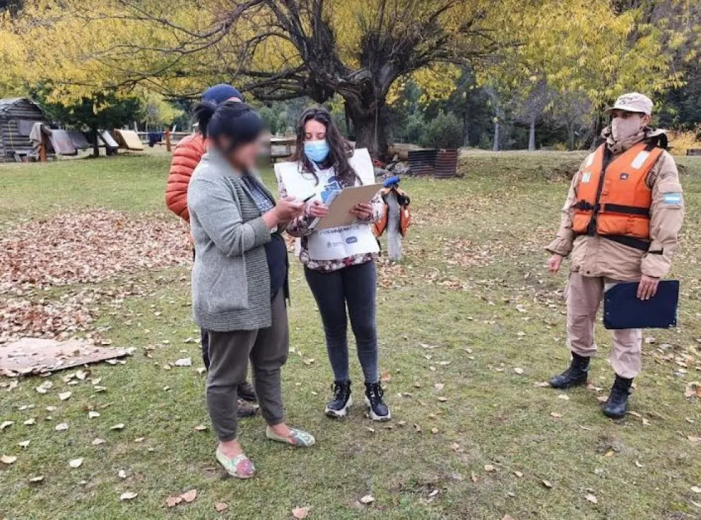 Prefectura colaboró con los censistas del Perilago en los lagos Traful y Nahuel Huapi