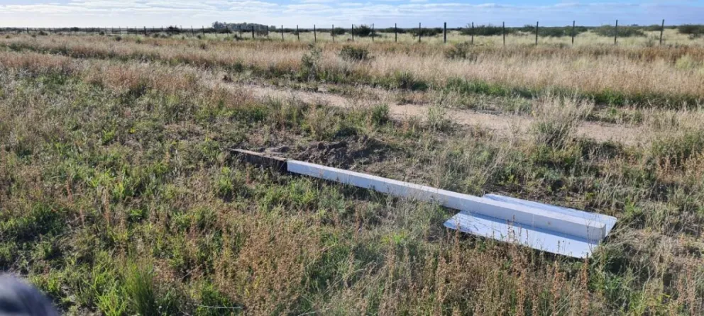 Denuncian robo de cartelería y vandalismo en el "camino del cuadrado"