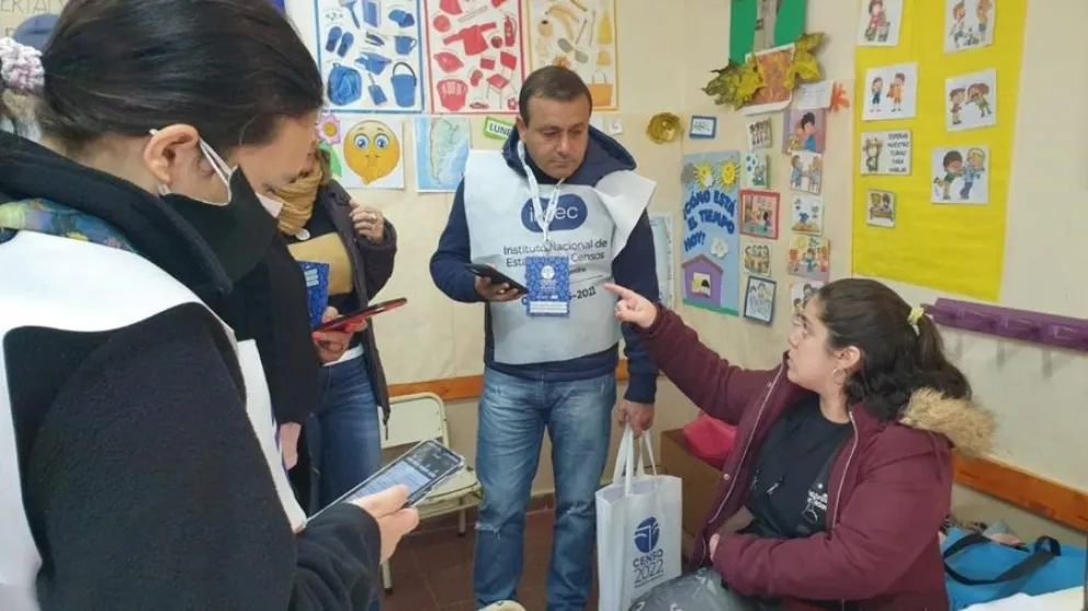 Un gobernador se ofreció voluntariamente a ser censista