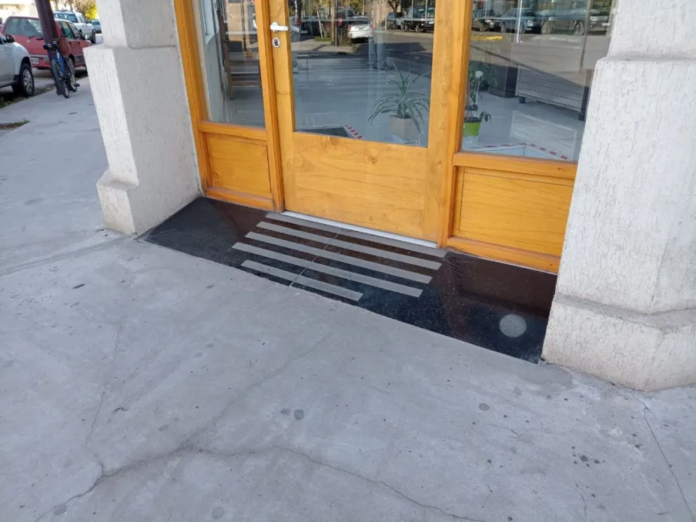 Rampas obligatorias en los comercios de Viedma: de qué se trata el proyecto  