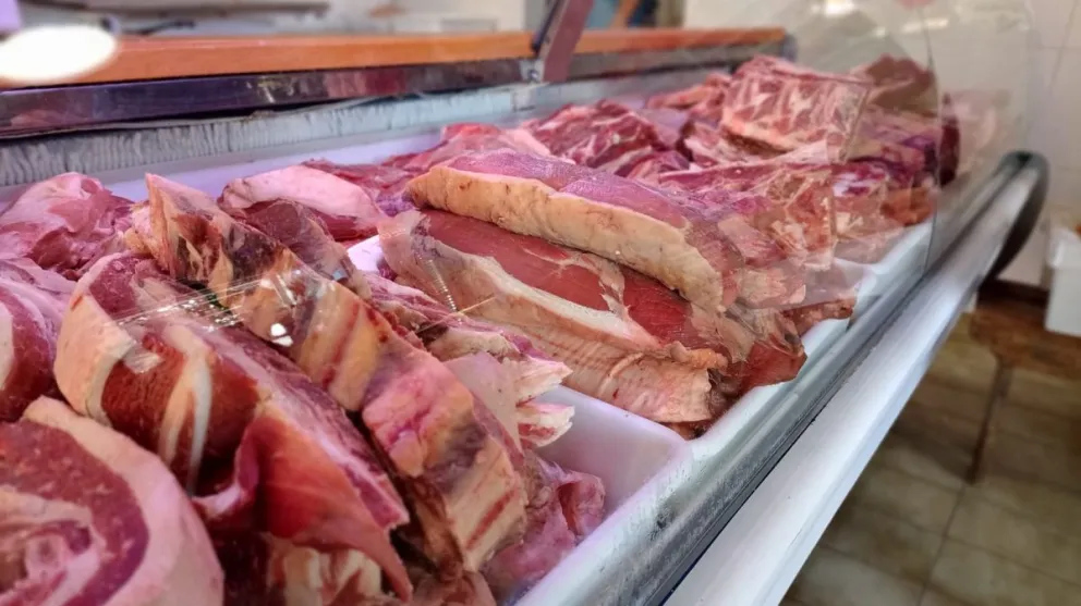 El asado está en unos 18.000 pesos el kilo, según los encuestadores de Estadística y Censos de Río Negro. Foto archivo.