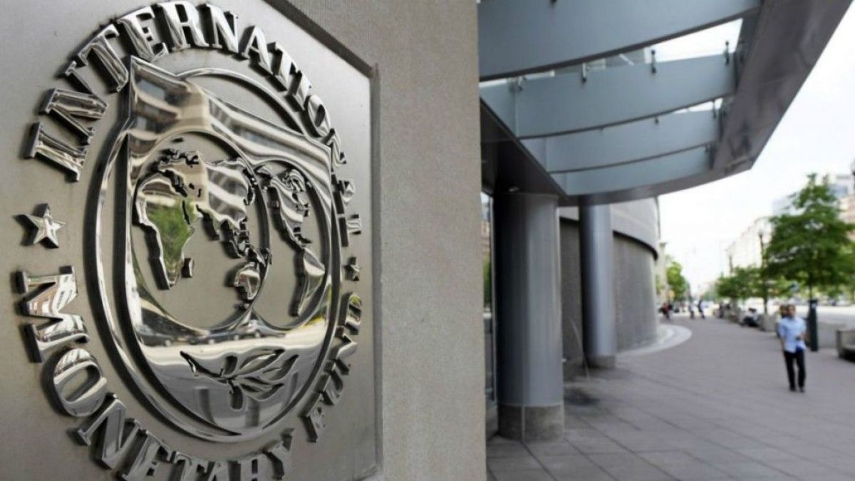 La Argentina le pagó al FMI y viaja un equipo de Economía a los Estados Unidos