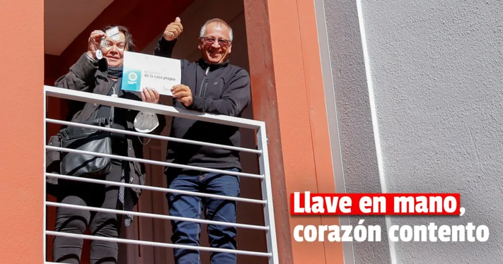 Alberto Fernández y Sergio Uñac realizaron la entrega del barrio Gran Libertador en Rivadavia 