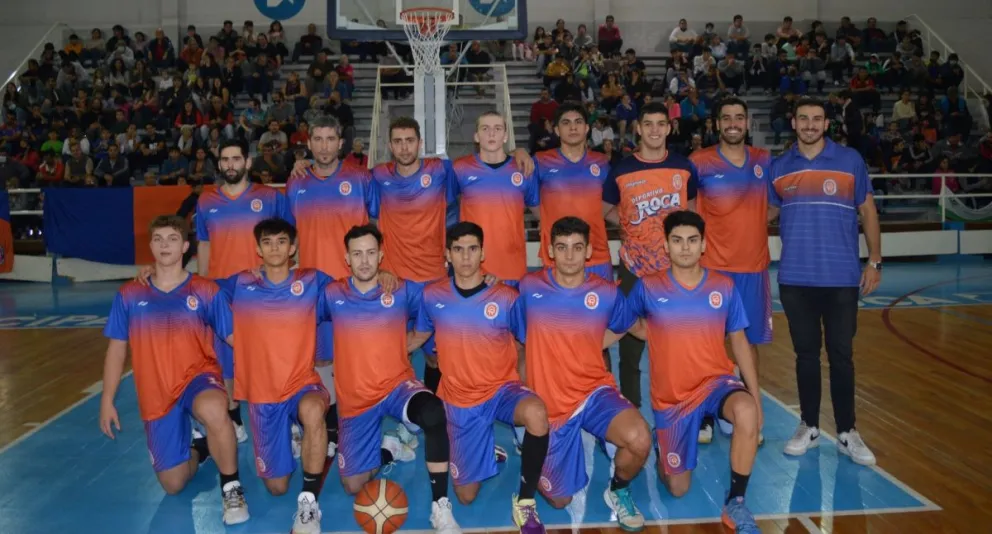 Deportivo Roca juega esta noche una nueva fase de playoffs y busca seguir en carrera