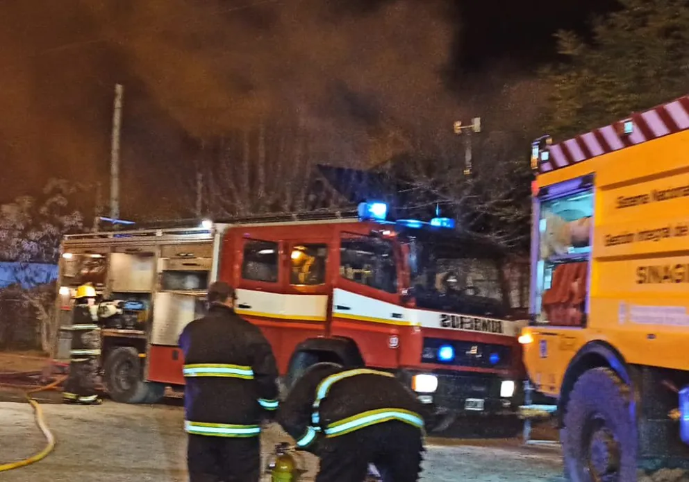 Un incendio destruyó un chalet