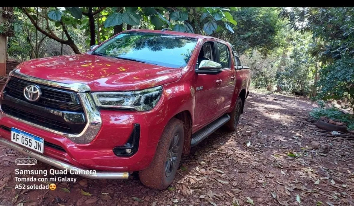 A punta de pistola, robaron una camioneta a un productor de San Pedro