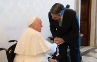 Jorge Capitanich visitó a Francisco y participó de un encuentro en Roma