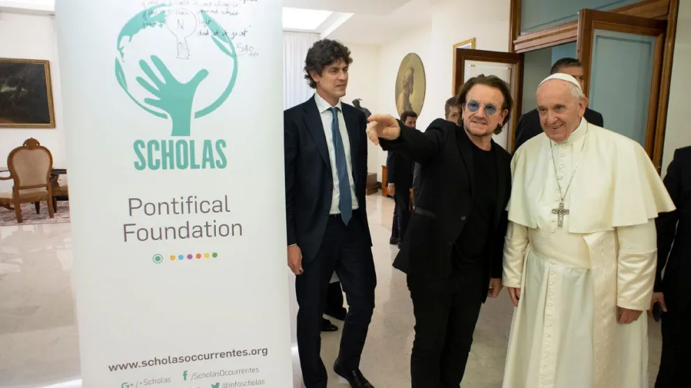Martín Lousteau ofició de traductor de Bono de U2 frente al Papa Francisco