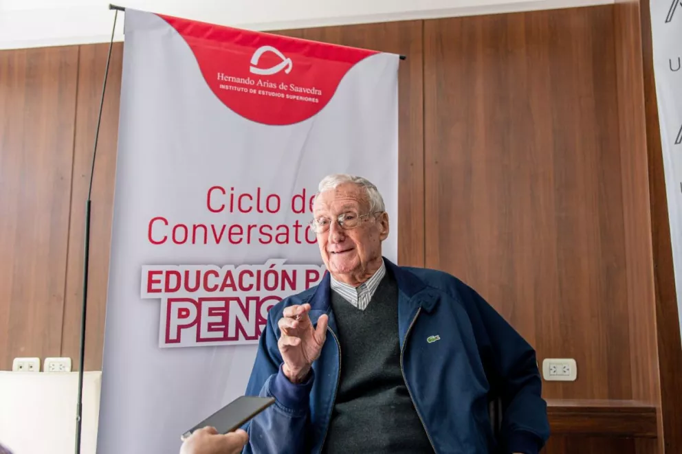 Conversatorio con el Teniente General (Re) Martín Balza al cumplirse 40 años de la Gesta de Malvinas