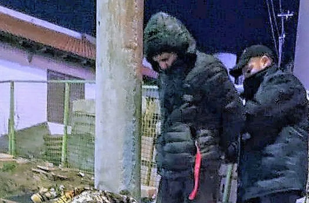 Ladrón robó cosas en una vivienda de Trelew y  antes de irse hizo fuego para incendiar el lugar