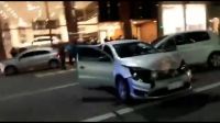 Un conductor borracho provocó un triple accidente: el video del momento exacto