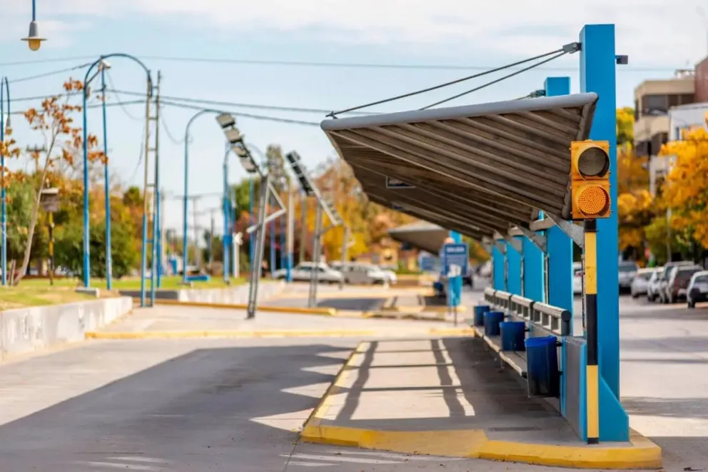 Las darsenas permanecen vacías debido al paro de transporte. Foto (ANR).