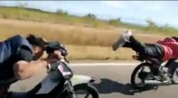 |VIDEO| Descontrol total: Mira lo que hacían estos motociclistas en la ruta