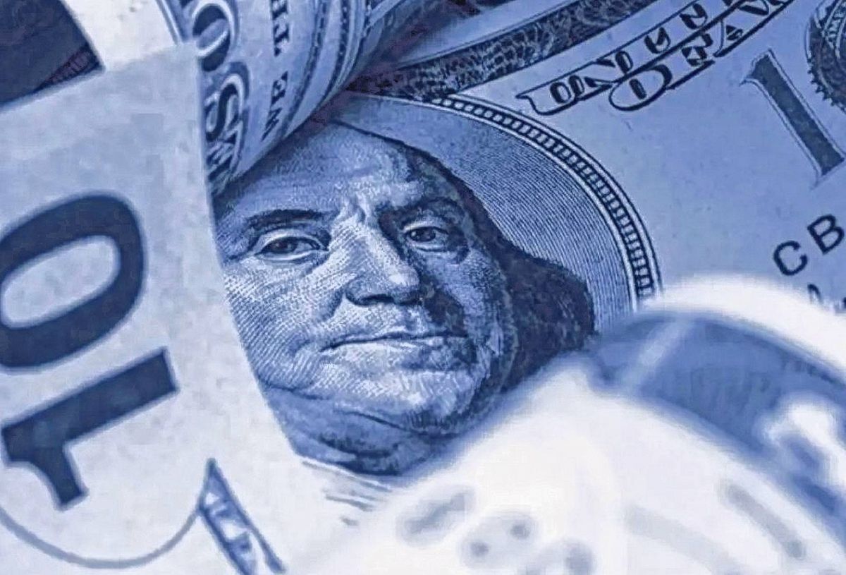 El dólar blue volvió a operar en suba y superó los $380