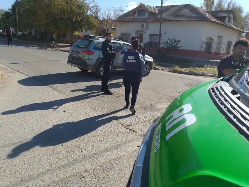 Dos menores fueron trasladados al hospital después de un choque