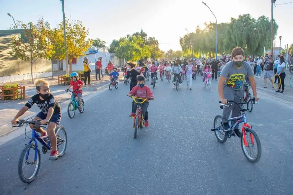Ya preparan el próximo día para salir a jugar a la calle sin tránsito