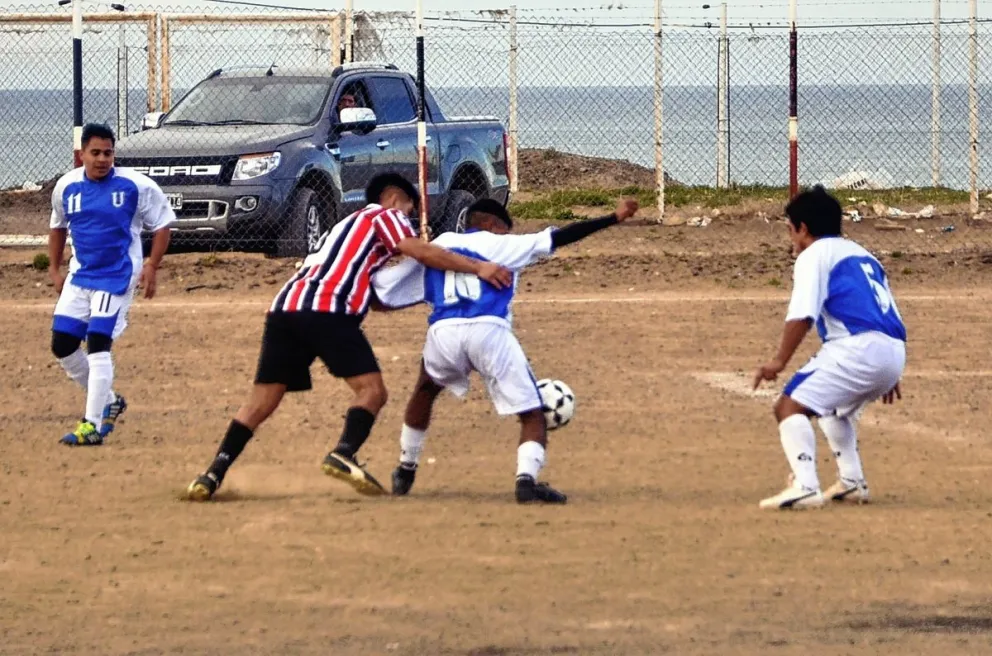Universitario venció en la Costa