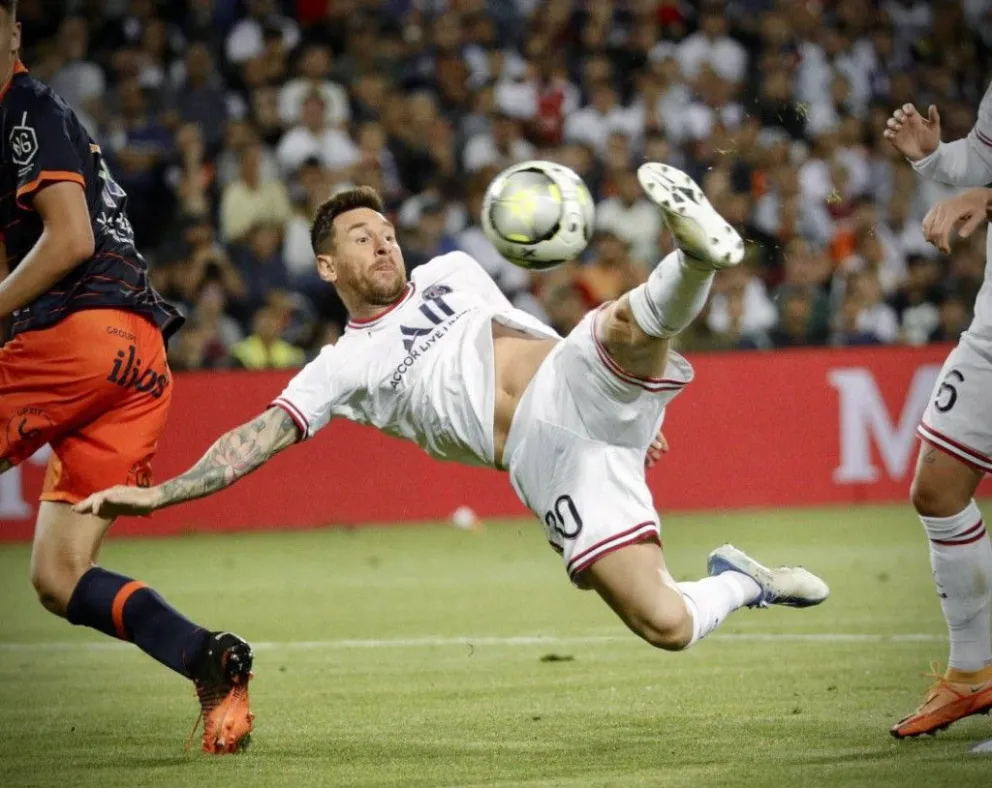 Tras quedar fuera de la Champions y cuestionado por la prensa, Messi promete "cosas buenas" en 2022