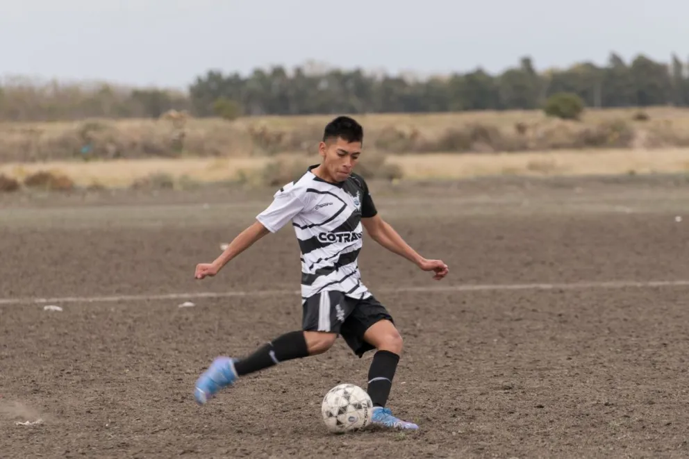 Vuelve a rodar la pelota en el fútbol barrial, con las definiciones de las semis