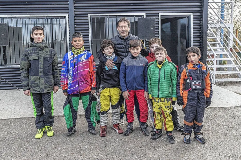 Luque acompañó la inauguración de las oficinas de la Asociación de Karting Patagonia Sur