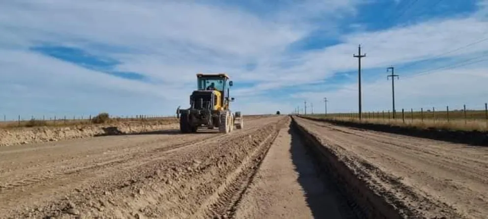 En unos 25 días culminarían las tareas de mejoras en el camino a Bahía San Blas
