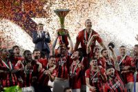 Luego de golear al Sassuolo, Milan se coronó campeón de la liga de Italia