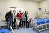 Un niño de Villa Larca fue a vacunarse al Hospital Madre Catalina vestido de médico