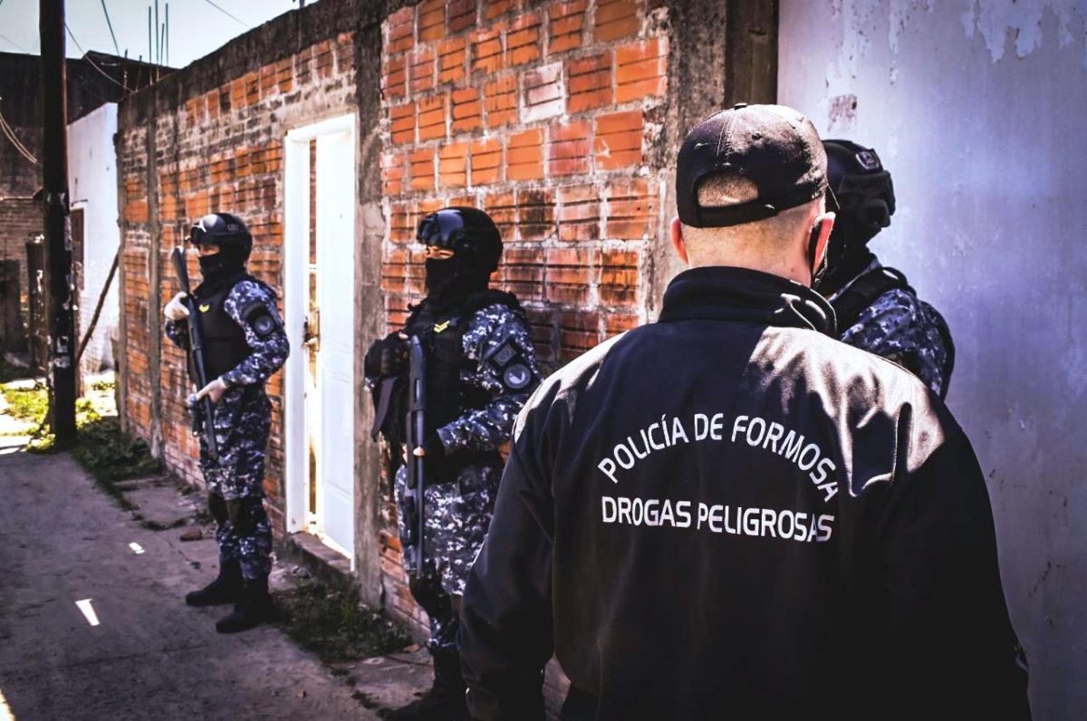 Intervención policial en el barrio Bernardino Rivadavia desbarató centro de drogas