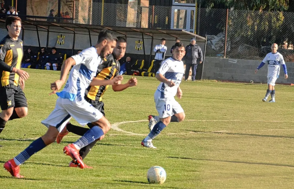 Jorge Newbery goleó en Rada Tilly