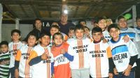 Nediani entregó indumentaria deportiva en una escuelita de futbol del barrio Fraternidad 