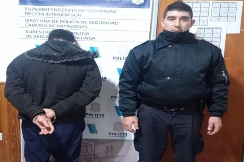 Evadió el control de Policía, se fugó y chocó: luego se supo que el auto era robado