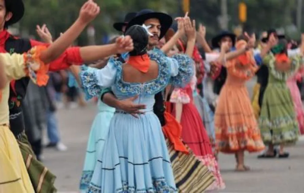 Desfile, juegos, bailes y comidas tradicionales: mirá las actividades de este 25 de Mayo 
