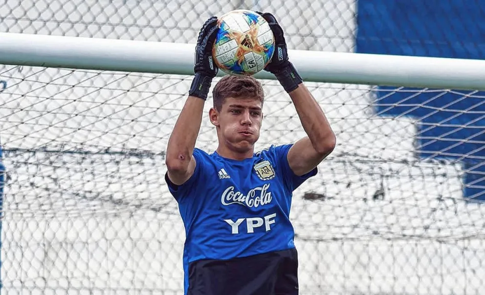 El arquero de la Selección Argentina Sub '17 es hijo de un ex jugador de General Saavedra