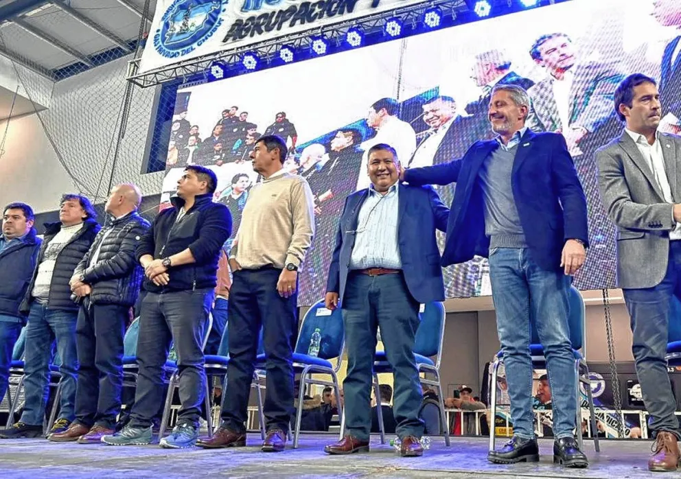 Arcioni acompañó el acto de asunción de Jorge Ávila en el Sindicato del Petróleo y Gas Privado del Chubut