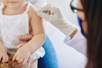 Pfizer reveló cuántas dosis se necesitan para alcanzar la "inmunidad eficaz" en niños