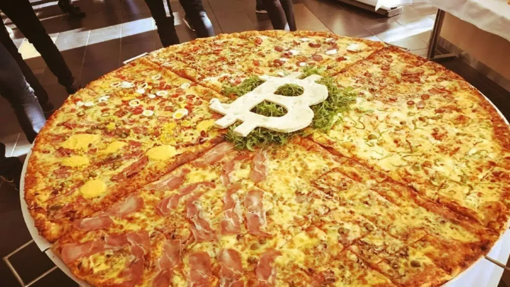 Se cumplen 12 años del #PizzaDay: un hombre pagó 2 pizzas con bitcoin y hoy valdrían 300 millones de dólares