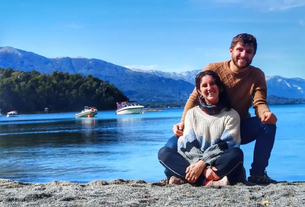 La abogada y el físico que se dedican a viajar e intercambiar libros