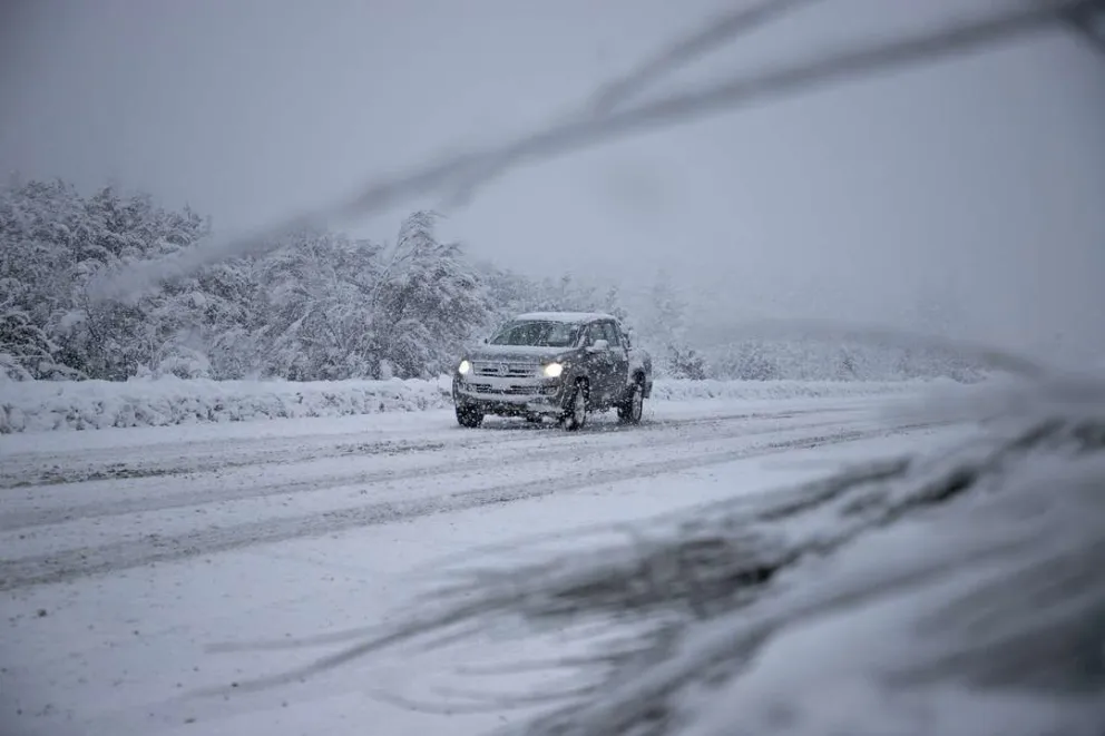 Extrema precaución por nevadas en las Rutas Nacionales N°23 y N°40