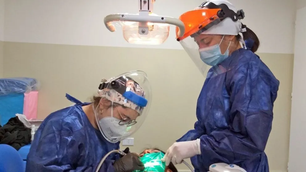 En Boca de Todos: estudiantes de Odontología de la UNRN atendieron a 40 pacientes de El Cuy