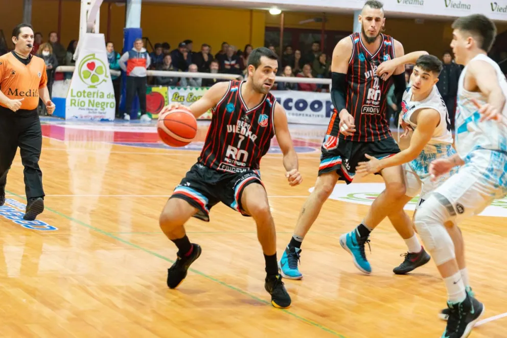 Liga Argentina: paso en falso de Depo Viedma en el arranque de la serie final ante Zárate