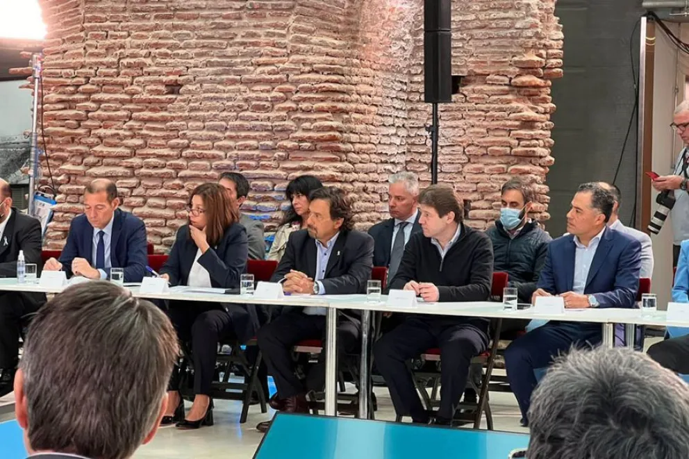 Sáenz apoyó la flexibilización del cepo cambiario para inversiones energéticas