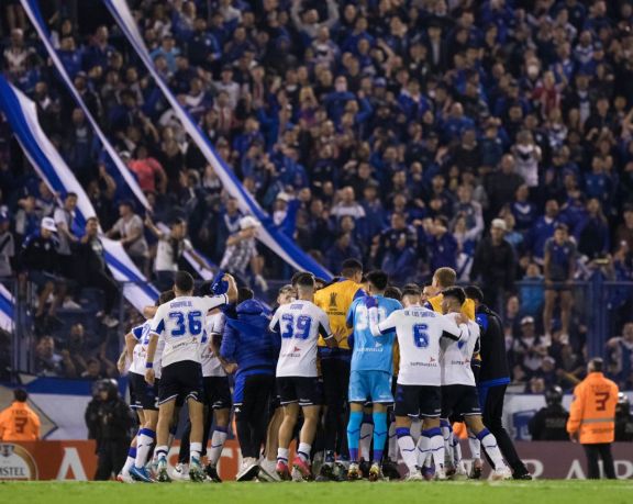 Copa Libertadores: Vélez goleó 4-0 a Estudiantes y se clasificó 8vos 