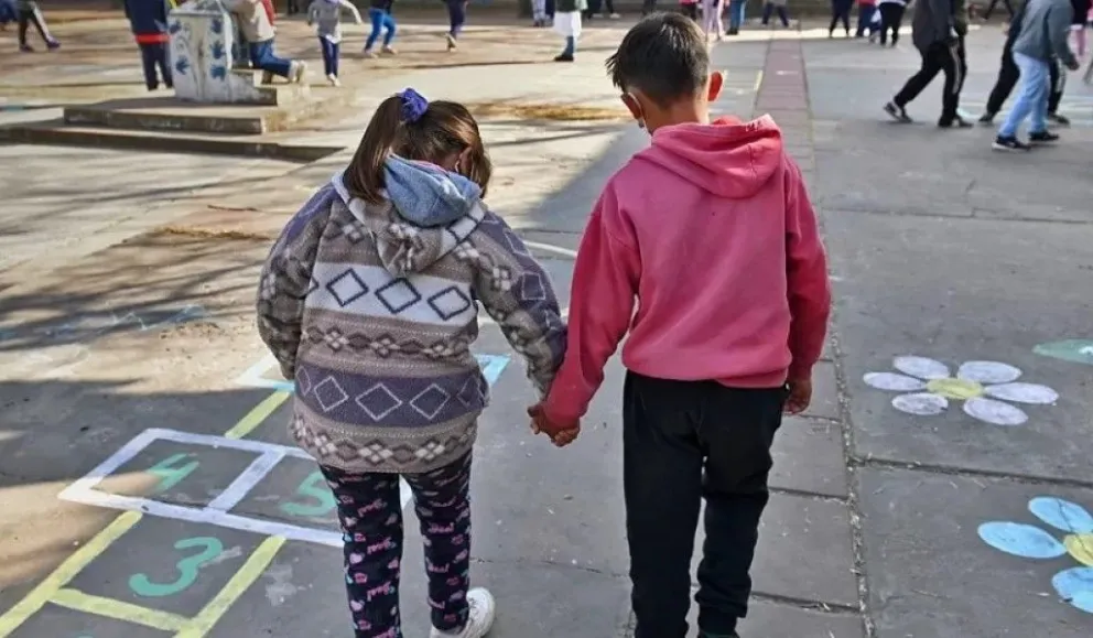 Preocupante informe de Unicef: casi 10 mil niños viven sin sus padres en el país