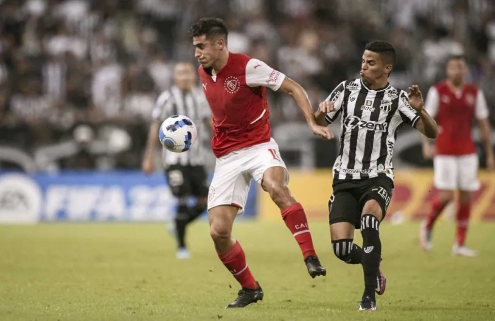 Obligado a ganar por dos goles, Independiente recibe al Ceará en busca de la clasificación