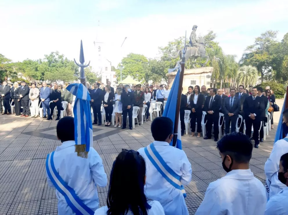 Con peña y acto, Santo Tomé celebró el 212° aniversario de la Revolución de Mayo