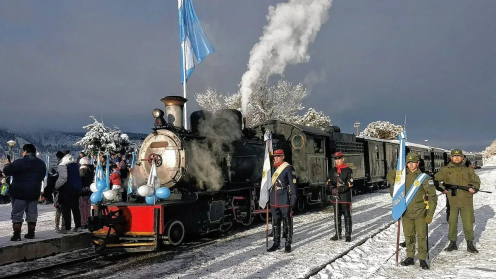 Con un colorido acto, “La Trochita” celebró los 77 años de su llegada a Esquel