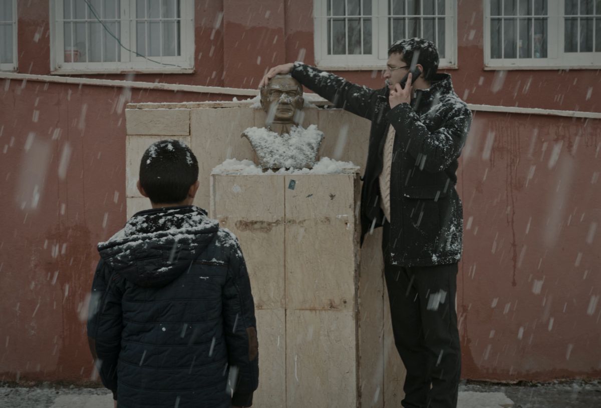 Crítica de “Mi mejor amigo”, la galardonada película turca sobre las instituciones disciplinarias