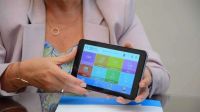 Atención jubilados: cómo acceder a las tablets gratis del Enacom 
