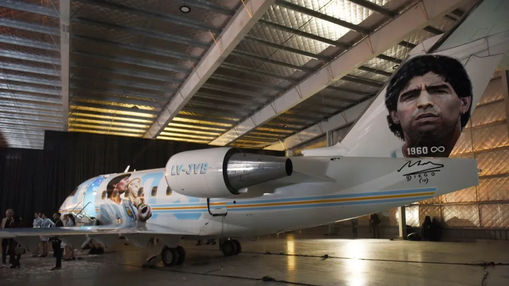 El increíble homenaje a Maradona: “Tango D10S”, el avión que viajará al Mundial de Qatar 2022