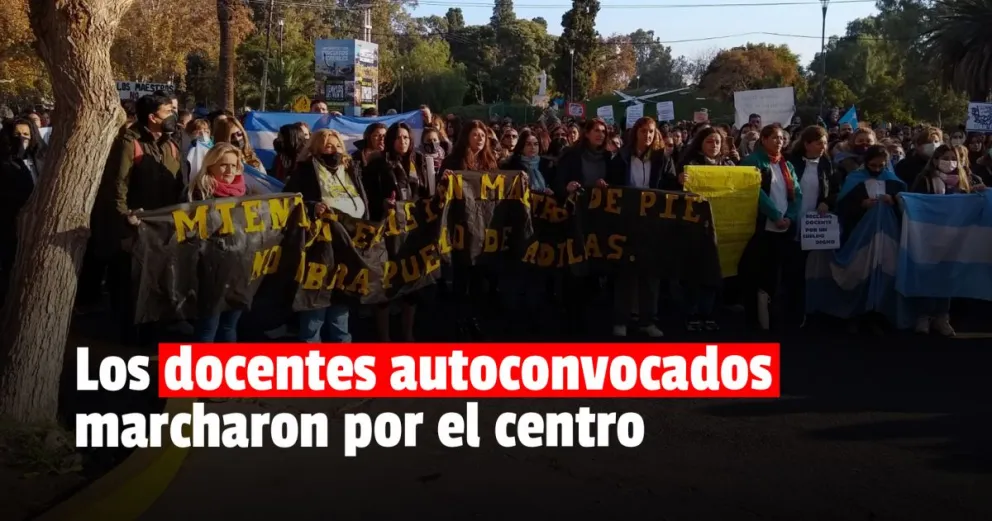 Docentes autoconvocados se manifestaron en el Centro Cívico 